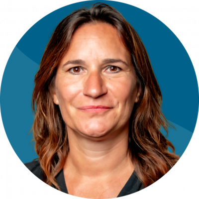 2023-photo-Juliette-Laganier-Fond-bleu-ROND-1024x1024.png