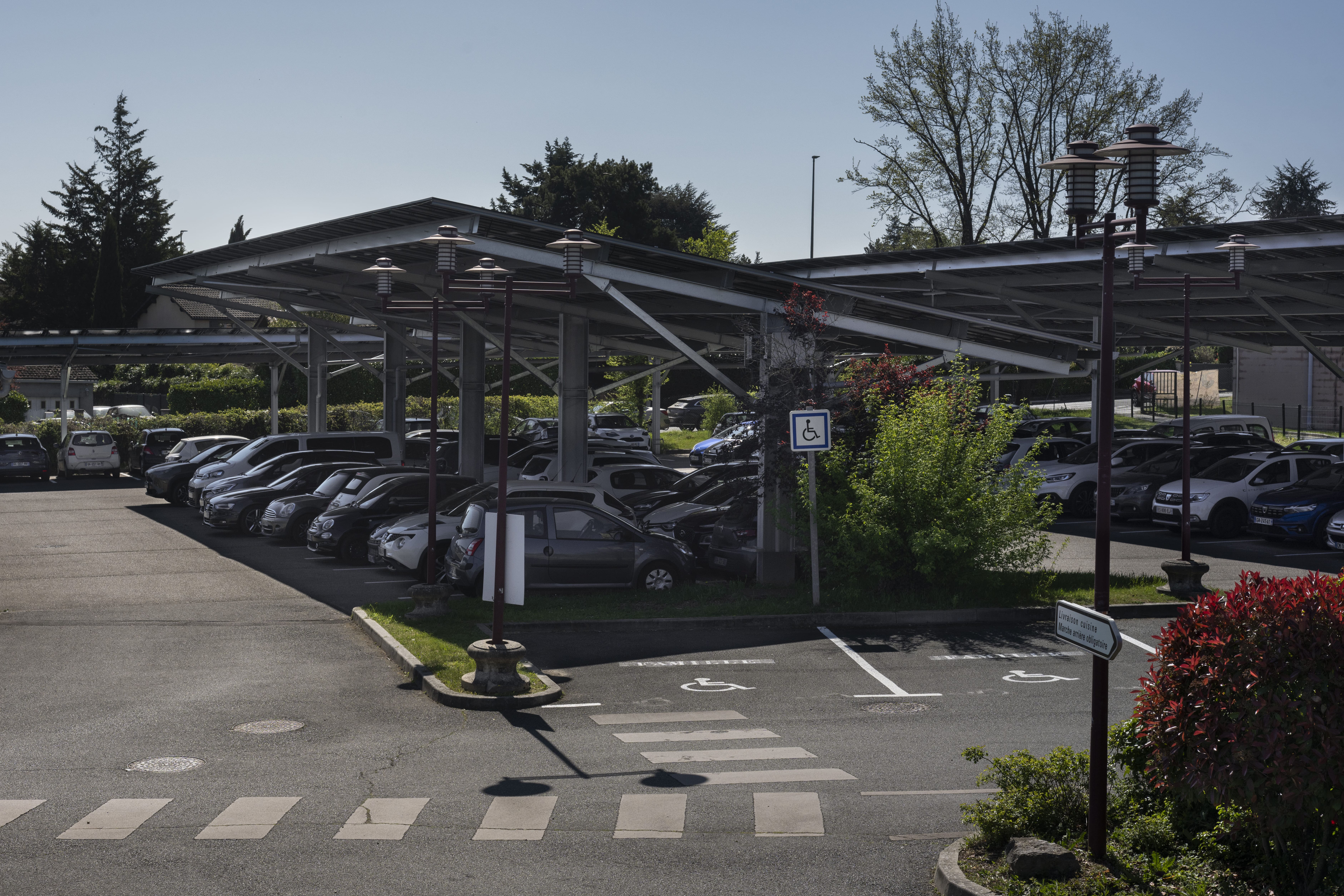 Ombrière photovoltaïque Faradae pour Odynéo